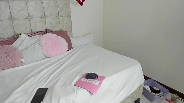 danaalamiri2's cam snapshot