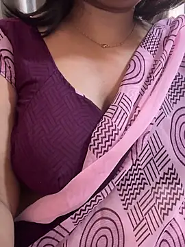 Maggi-is-back live sex cam