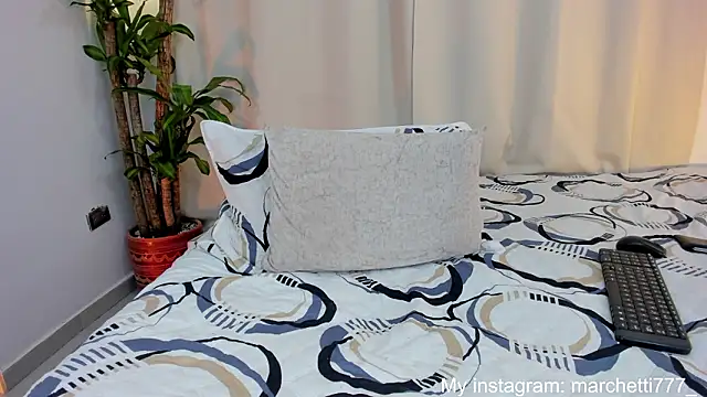 mrhot_night's cam snapshot