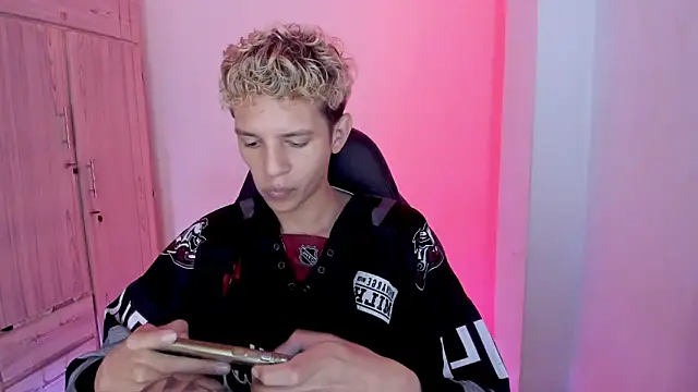 tylernova's cam snapshot