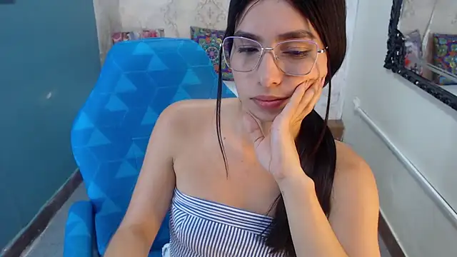 Natasha_Ferrec's cam snapshot