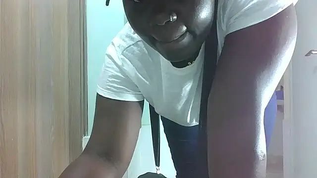 Huge_Bootybae live sex cam