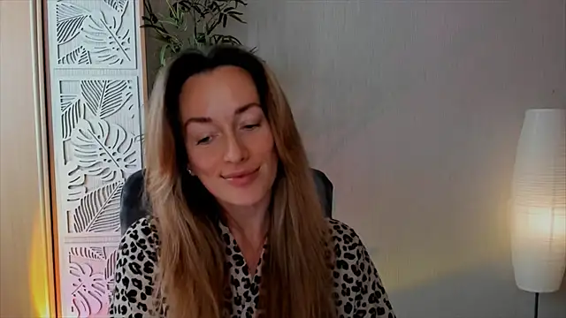 RebeccaMartinez live sex cam