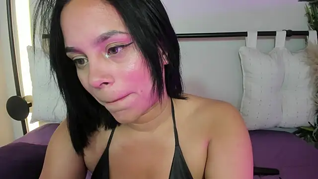 sophie_blake__'s cam snapshot