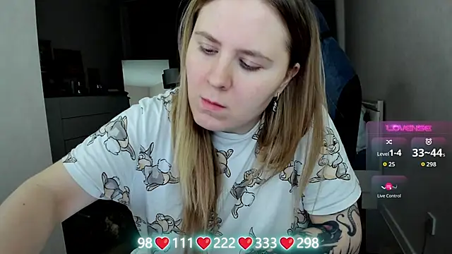 Olivia_Munk's cam snapshot