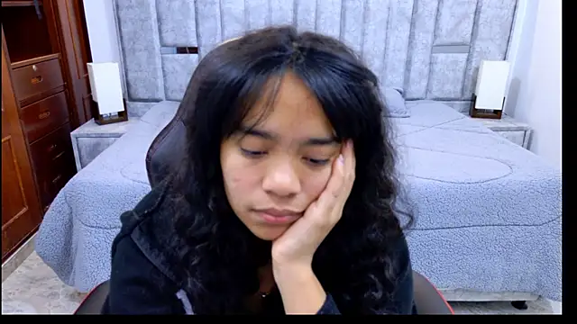 laureentt_'s cam snapshot