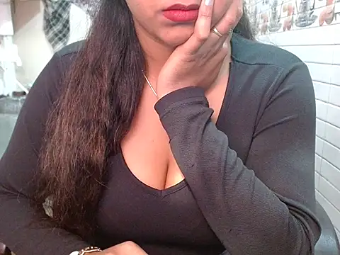 LovingPihu live sex cam