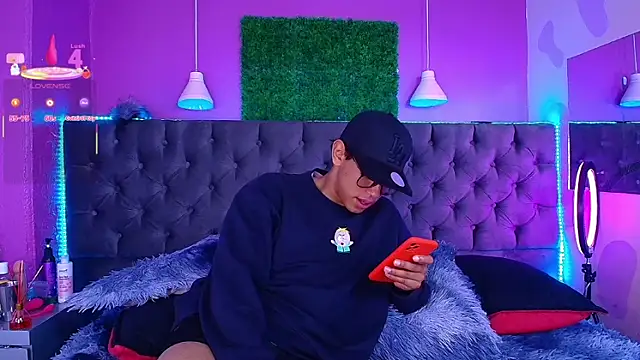 RyanPricee live sex cam