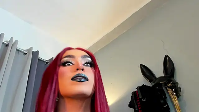 DominaAurumXXX live sex cam