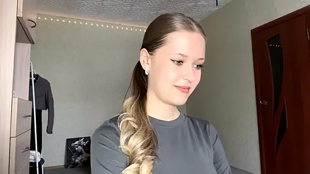 ZaidaSchwarten's cam snapshot