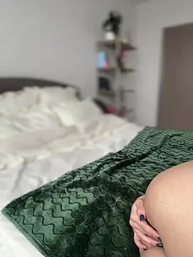 tina1your1's cam snapshot