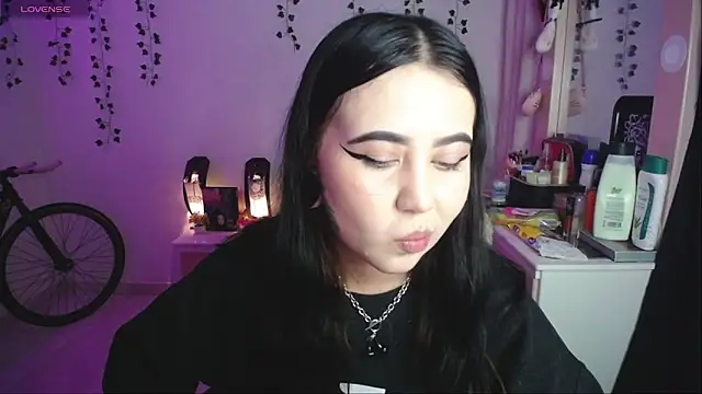 iris_sky's cam snapshot