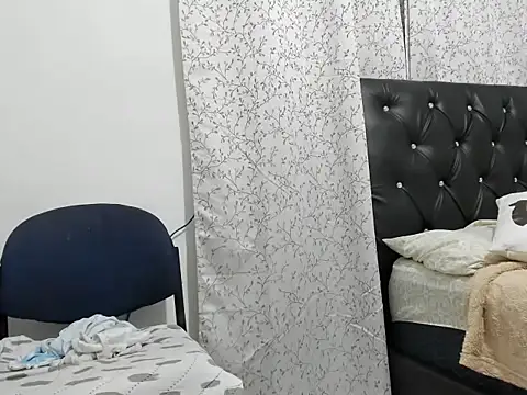 Queen_Annie3's cam snapshot