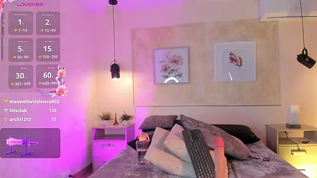 IsabellaSweet__ live sex cam