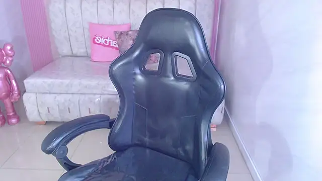 ambar_fox_s's cam snapshot