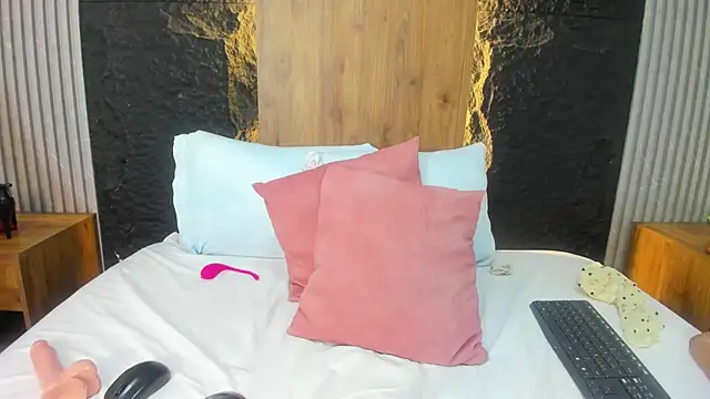 lila_lain's cam snapshot