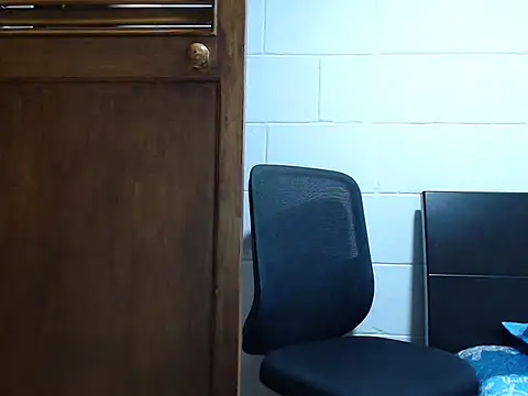 dimitriquiet05's cam snapshot