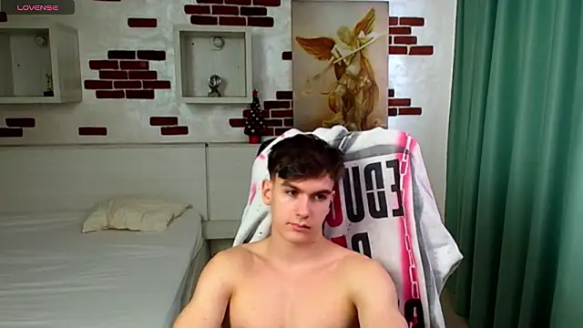 BradyFlint live sex cam