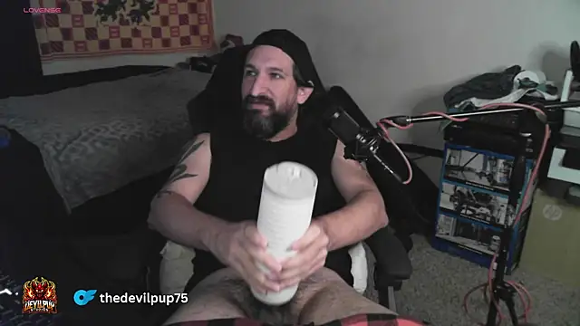 DevilPup75_'s cam snapshot