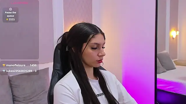 cloee20_'s cam snapshot