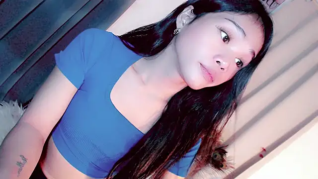 Amomentoflust99 live sex cam