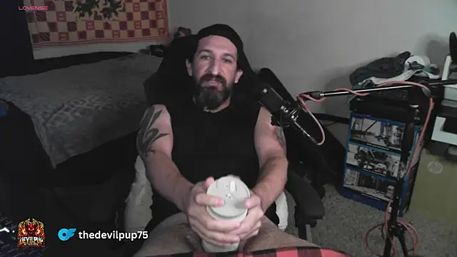 DevilPup75_'s cam snapshot