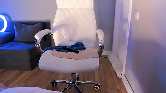 akura011 live sex cam