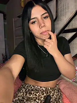 Laura-Khalifa's cam snapshot