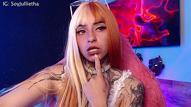 Julls420_'s cam snapshot