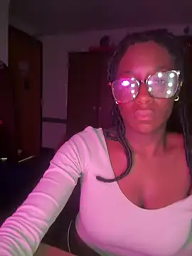 CookiesNcreaming's cam snapshot