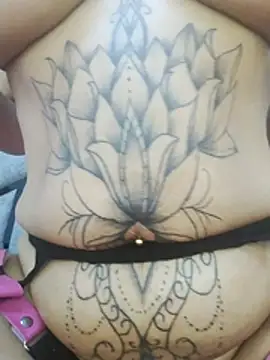 cintia_hills's cam snapshot