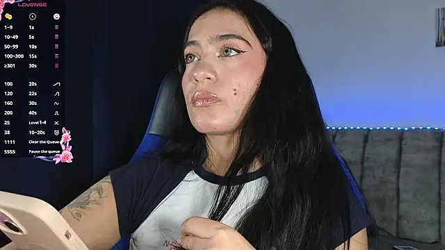 ZaraDames_'s cam snapshot