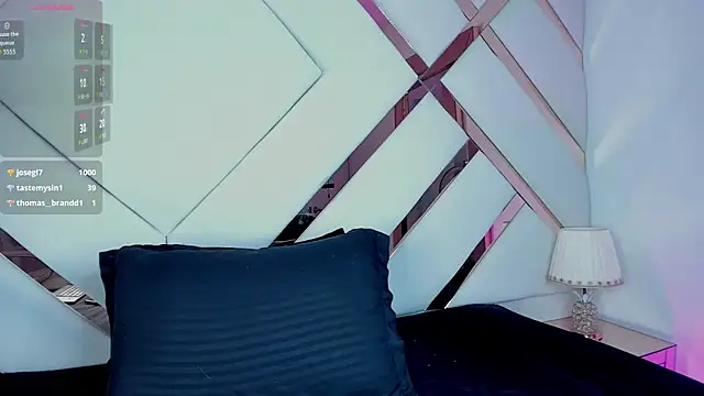 Nia_Crawford's cam snapshot