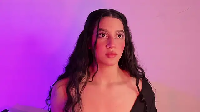 Megan_Luxe's cam snapshot