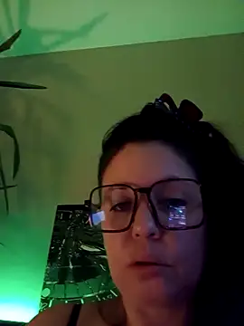 EdgedSleeve live sex cam