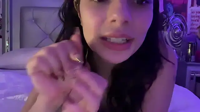 ivybbyy_'s cam snapshot