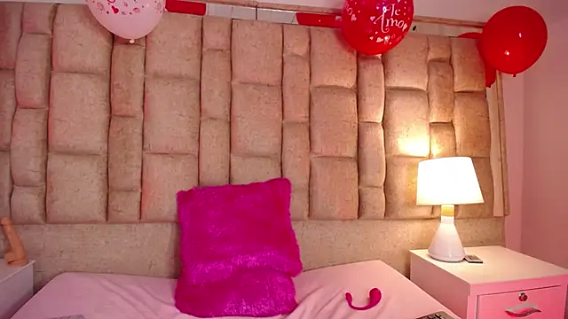 Bella_Haimi's cam snapshot