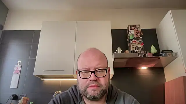 theitalianbear live sex cam