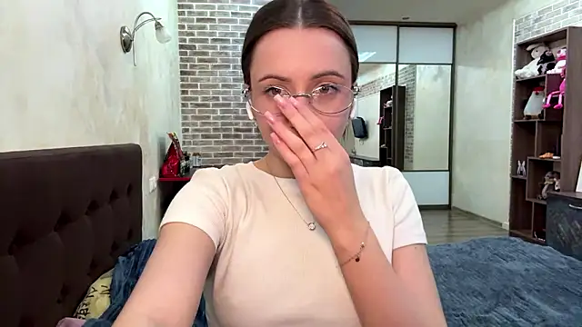 LioraVanta's cam snapshot