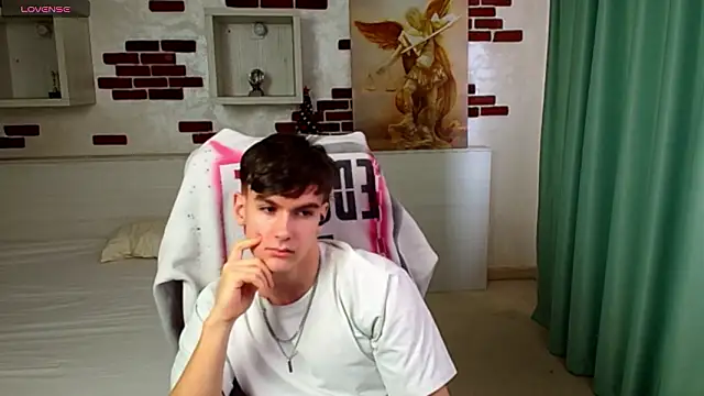 BradyFlint live sex cam