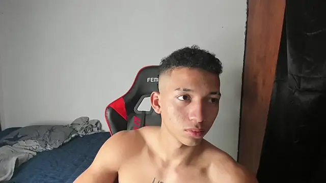 JuanchiT66 live sex cam