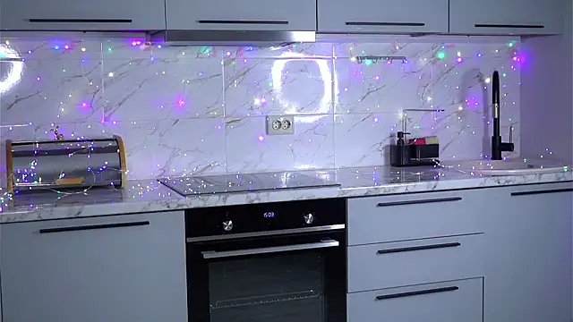 VeronaAppleberry's cam snapshot