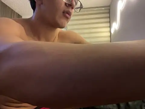 DesireLuxe live sex cam