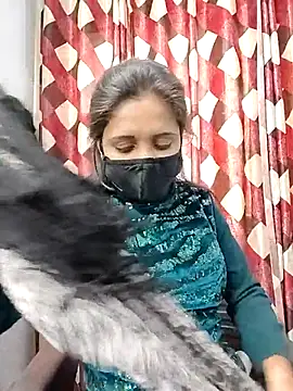 Ruhi_07's cam snapshot