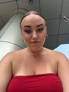 KiraSunshine live sex cam