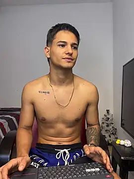 Alex_mojica live sex cam