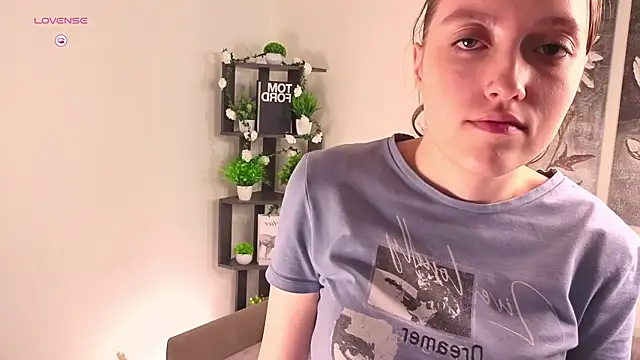 NenaWord's cam snapshot