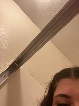 Salvibaddie's cam snapshot