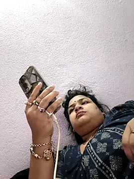 Deborbhavi222's cam snapshot