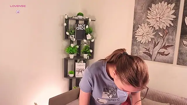 NenaWord's cam snapshot